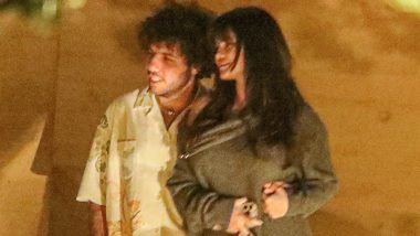 Selena Gomez and Benny Blanco's PDA Continues on the Streets of Malibu, 'Love On' Singer Looks Cute In Grey Outfit!